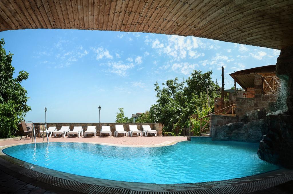 Hotel Brigitte Siğnaği Dış mekan fotoğraf
