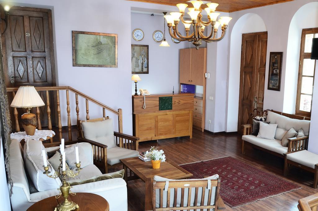 Hotel Brigitte Siğnaği Dış mekan fotoğraf