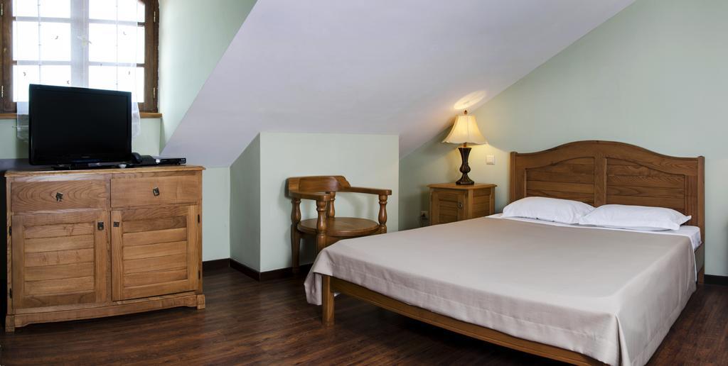 Hotel Brigitte Siğnaği Dış mekan fotoğraf